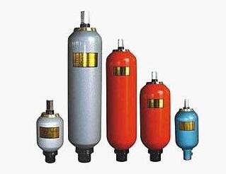 高壓蓄能器在高壓EH油系統中是如何發揮作用的?
